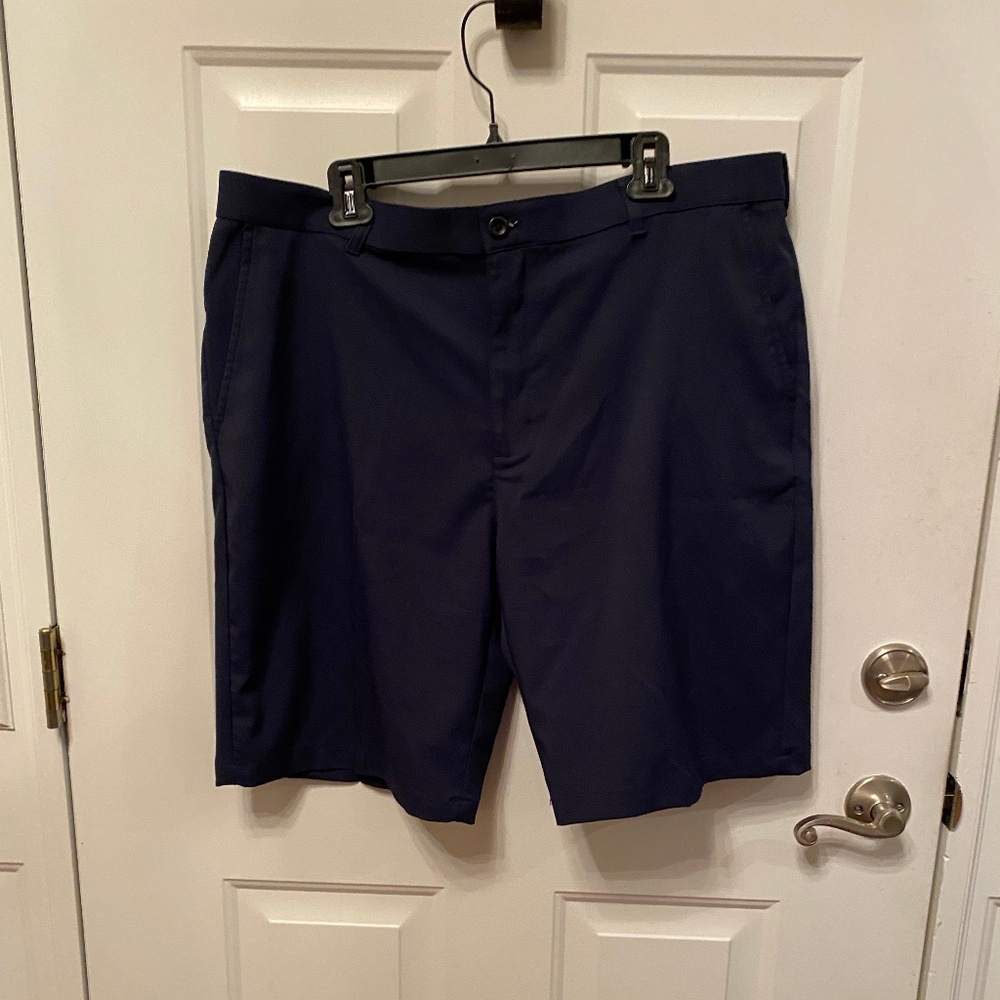 Men's IZOD Golf shorts.